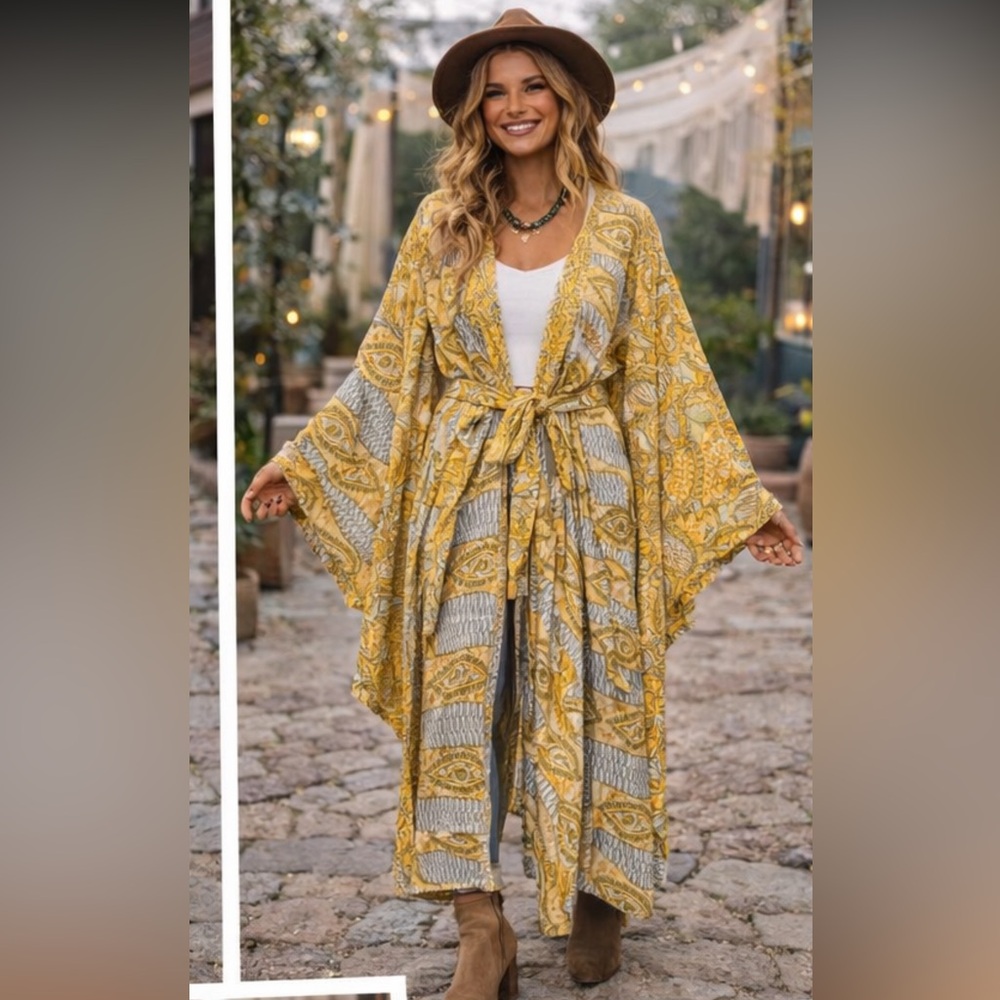 🆕 Kantha Bae‎ Spellbound Kimono Made w/ultra luxe vintage rasgulla saree silk.